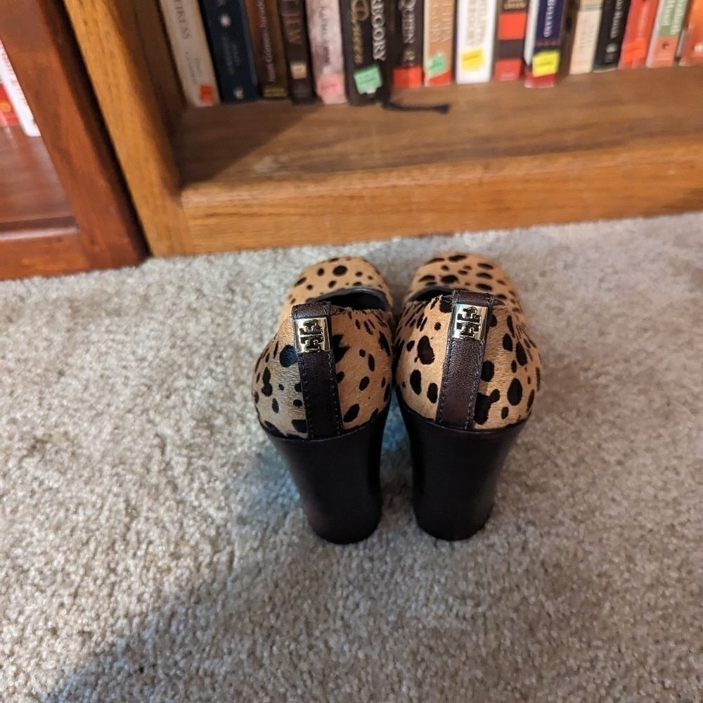 Tory Burch cowhair leopard print chunky heel stilleto sz 7 euc - Picture 2 of 9